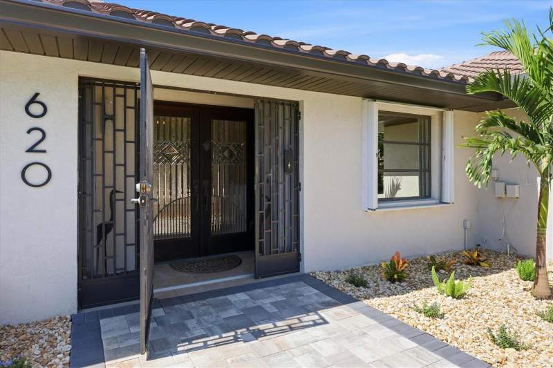 3 bedroom Single Family Residence at 620 Hibiscus Drive, Golden Beach, Venice — photo 4