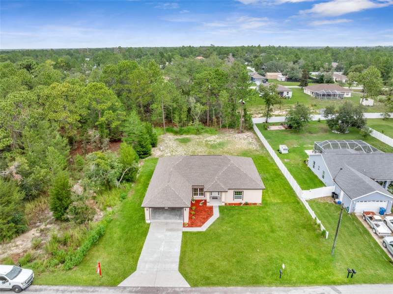 4 bedroom Single Family Residence at 11277 Fool Duck Avenue, Royal Highlands, Weeki Wachee — photo 2