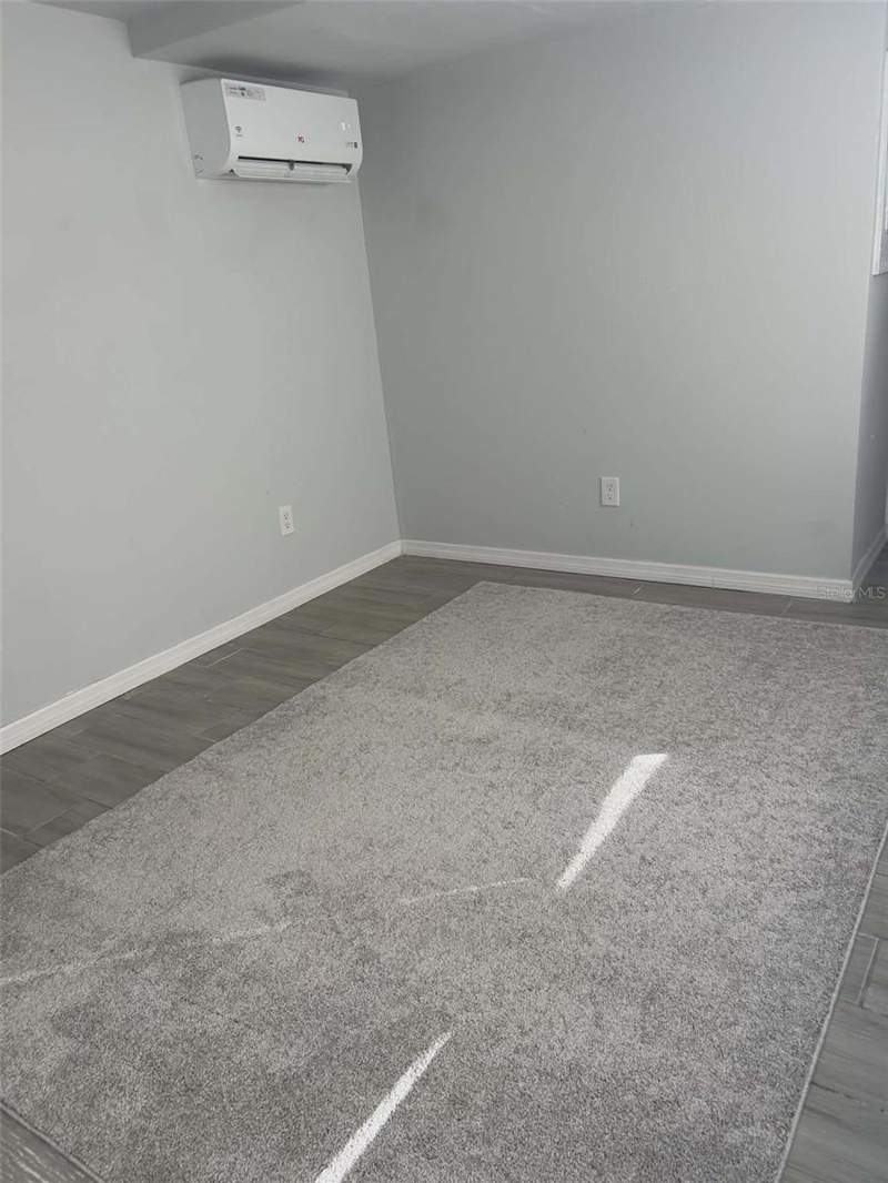 1 bedroom Manufactured Home at 1106 50th Avenue Drive, Pic-Town, Bradenton — photo 3