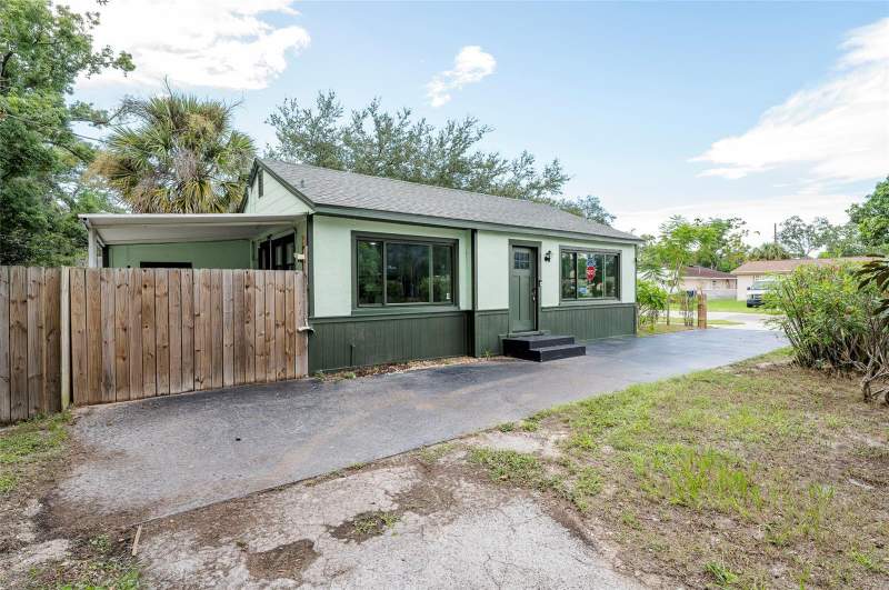 2 bedroom Single Family Residence at 1700 Trotter Road, Big Acres, Largo — photo 1