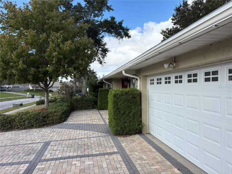 3 bedroom Single Family Residence at 1813 Orange Hill Drive, Brandon Country Estates Unit N, Brandon — photo 2