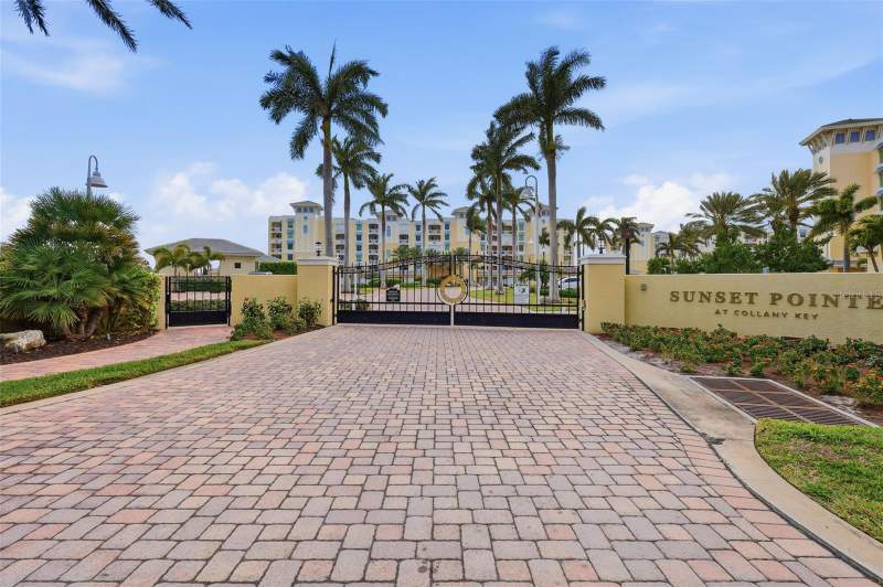 3 bedroom Condominium at 800 Collany Road #302, Sunset Pointe At Collany Key II Condo, St Petersburg — photo 2