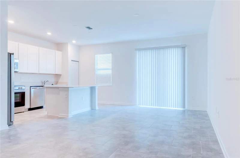 3 bedroom Townhouse at 3239 Laurent Loop, Chateau/Astonia, Davenport — photo 4