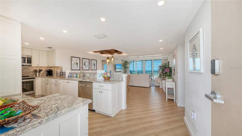 2 bedroom Condominium at 6300 Midnight Pass Road #809, Crystal Sands 2, Sarasota — photo 4
