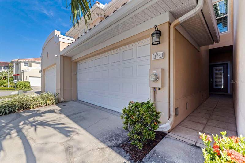 3 bedroom Townhouse at 123 Valencia Circle, Villas Of Carillon, St Petersburg — photo 3