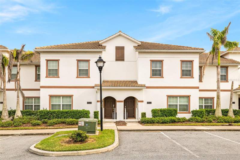4 bedroom Townhouse at 4830 Lullaby, Storey Lake Ph 3, Kissimmee — photo 2