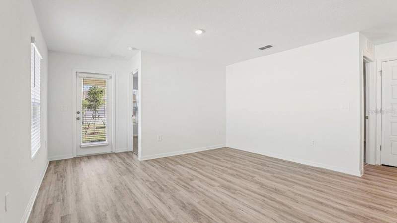 3 bedroom Single Family Residence at 5580 Taverna Loop, Villamar Phase 7, Winter Haven — photo 5