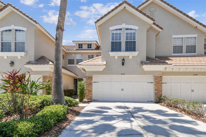 Provence Townhomes At Waterch