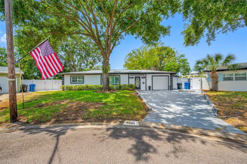 2 bedroom Single Family Residence at 8444 8th Way, Marilyn Heights Rep, St Petersburg — photo 1