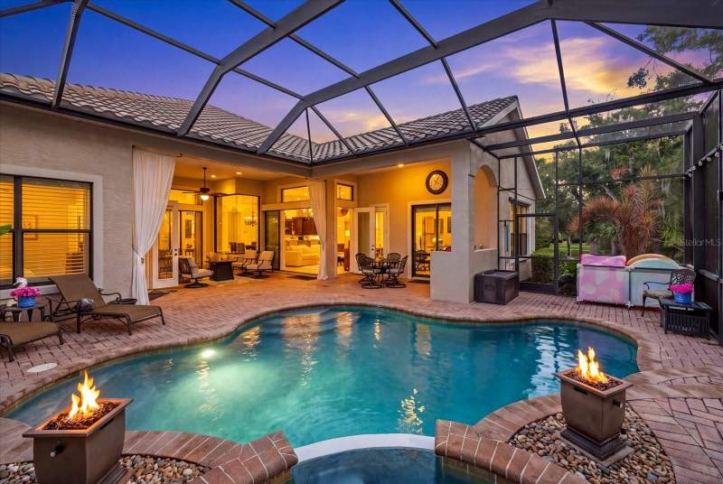 3 bedroom Single Family Residence at 7651 Portstewart Drive, Lakewood Ranch Country Club Village Ee 2A-2E, Lakewood Ranch — photo 2