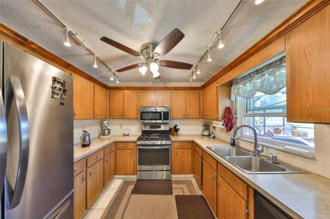672 Allegheny Drive, Sun City Center FL - photo 21 of 47