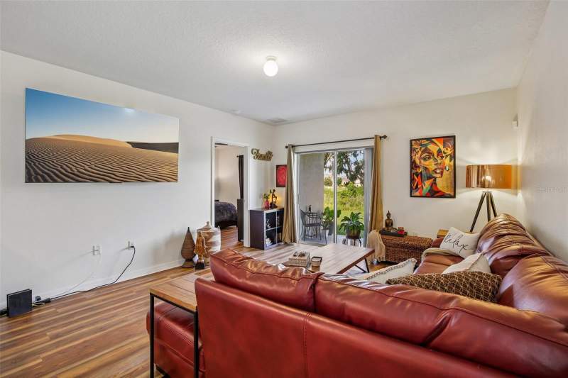 3 bedroom Single Family Residence at 11008 Leland Groves Drive, Carlton Lakes West 2, Riverview — photo 5