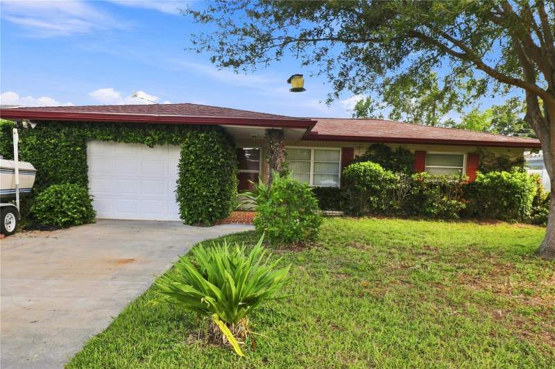 2 bedroom Single Family Residence at 1070 6th Avenue, Largo Lake Villas, Largo — photo 2