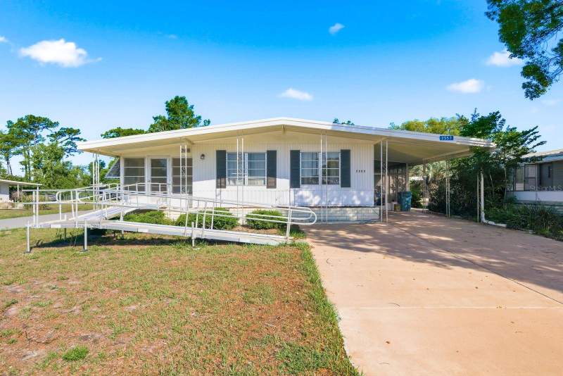 2 bedroom Mobile Home at 7557 Fairlane Avenue, High Point Mh Sub, Brooksville — photo 2