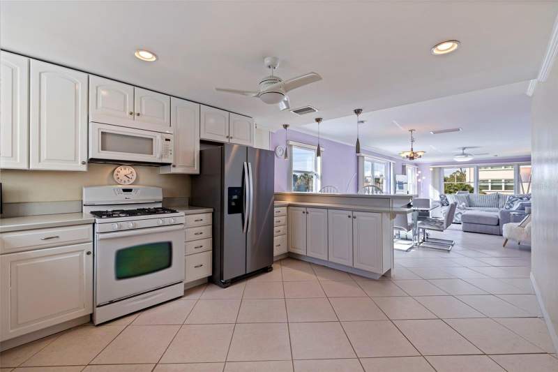 2 bedroom Condominium at 2960 59th Street #215, Jamison House, Gulfport — photo 5