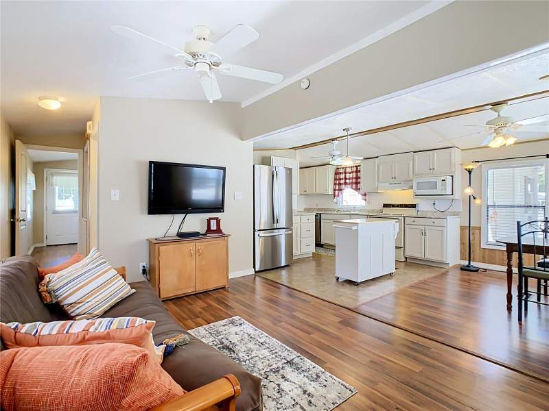 2 bedroom Manufactured Home at 9000 US Hwy 192 #897, Outdoor Resorts Of America, Clermont — photo 4
