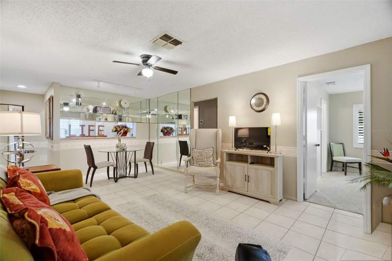 2 bedroom Condominium at 5265 E Bay Drive #410, Bay Oaks Condo, Clearwater — photo 4