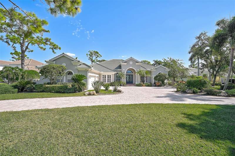 4 bedroom Single Family Residence at 538 Dove Pointe Drive, Oaks 2 Ph 4-C Pt 3, Osprey — photo 1