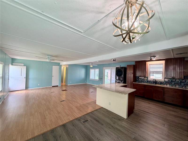 3 bedroom Mobile Home at 9790 66th Street #100, Clearwater Cascade M/H Park Unrec, Pinellas Park — photo 2