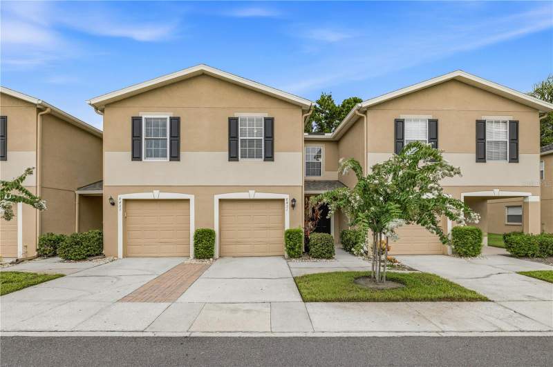 3 bedroom Townhouse at 8431 Edgewater Place Boulevard, Edgewater Place, Tampa — photo 2
