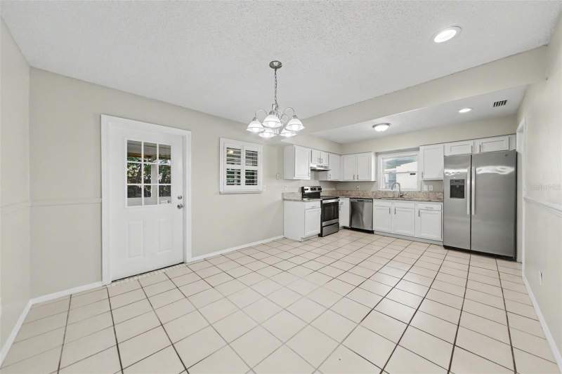 4 bedroom Single Family Residence at 722 Galsworthy Avenue, Skylake, Orlando — photo 5