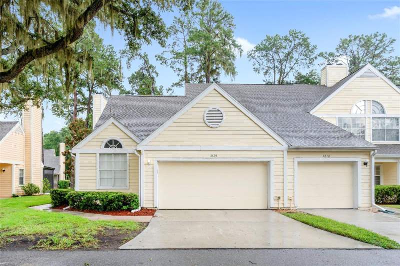 Pine Grove Condo At Bloomingdale