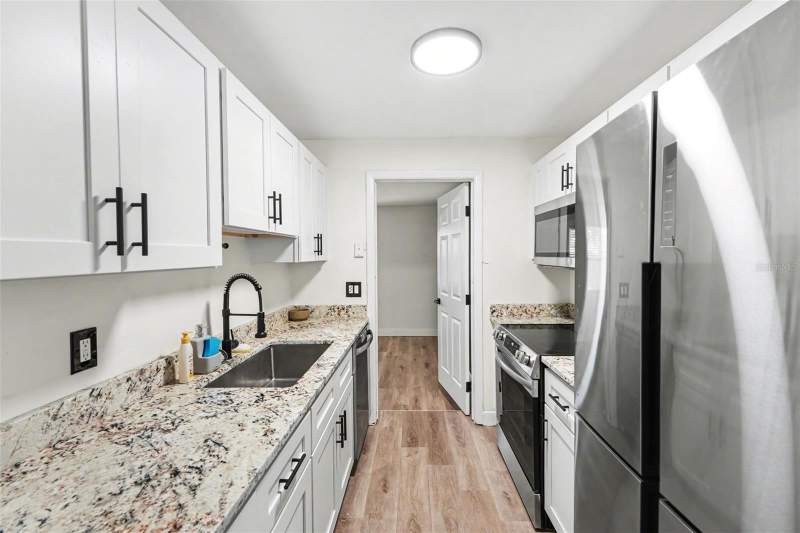 4 bedroom Single Family Residence at 9346 89th Ave, Clearwood Sub 6th Add, Seminole — photo 4