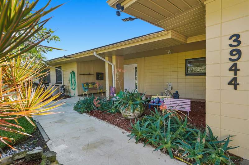 4 bedroom Single Family Residence at 3944 49th Avenue, Maximo Moorings, St Petersburg — photo 5