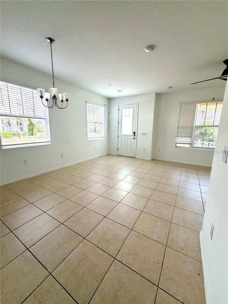 3 bedroom Townhouse at 9987 Randal Walk Street, Randal Walk, Orlando — photo 4