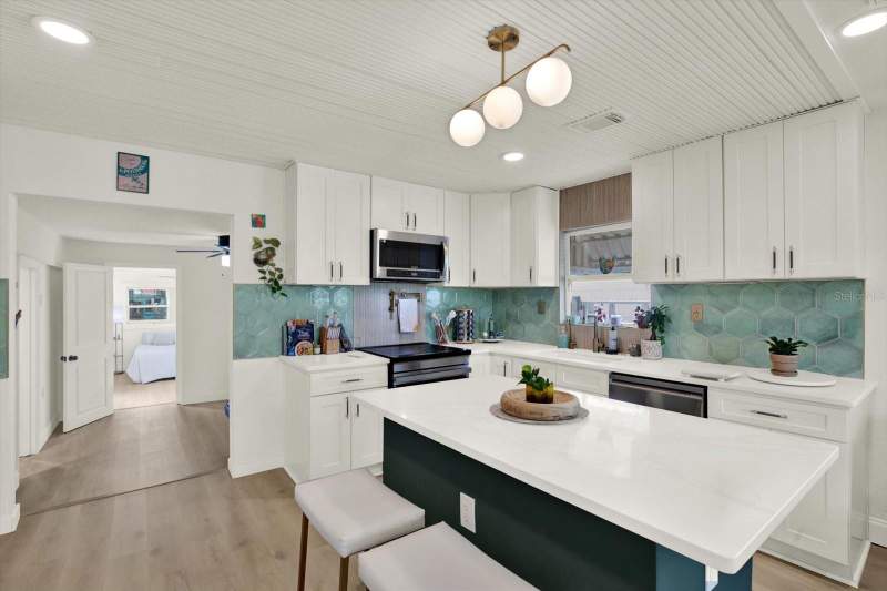 3 bedroom Single Family Residence at 4828 6th Avenue, Victory Heights, St Petersburg — photo 5