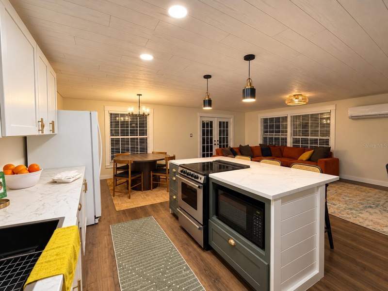 2 bedroom Mobile Home at 5221 Poinciana Circle, Colony Cove Mhp Co-Op, New Port Richey — photo 5