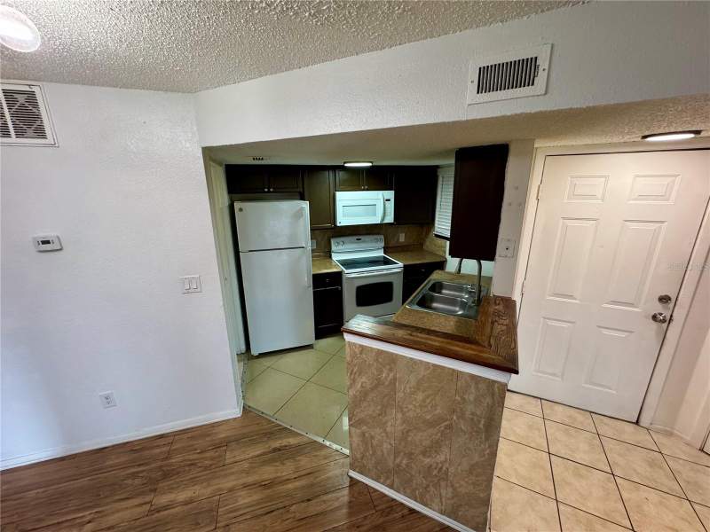 2 bedroom Condominium at 1948 Lake Atriums Circle #119, Plaza/Millenium, Orlando — photo 5