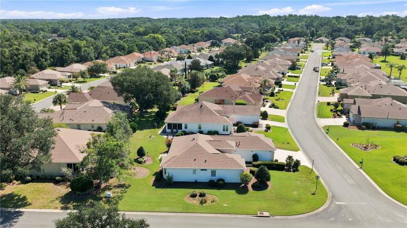 2 bedroom Single Family Residence at 9317 124th Place, Spruce Creek Gc, Summerfield — photo 4
