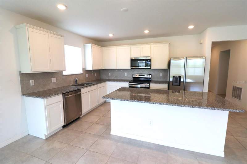 4 bedroom Single Family Residence at 4006 Capri Coast Drive, North Park Isle Ph 1B 1C & 1D, Plant City — photo 4