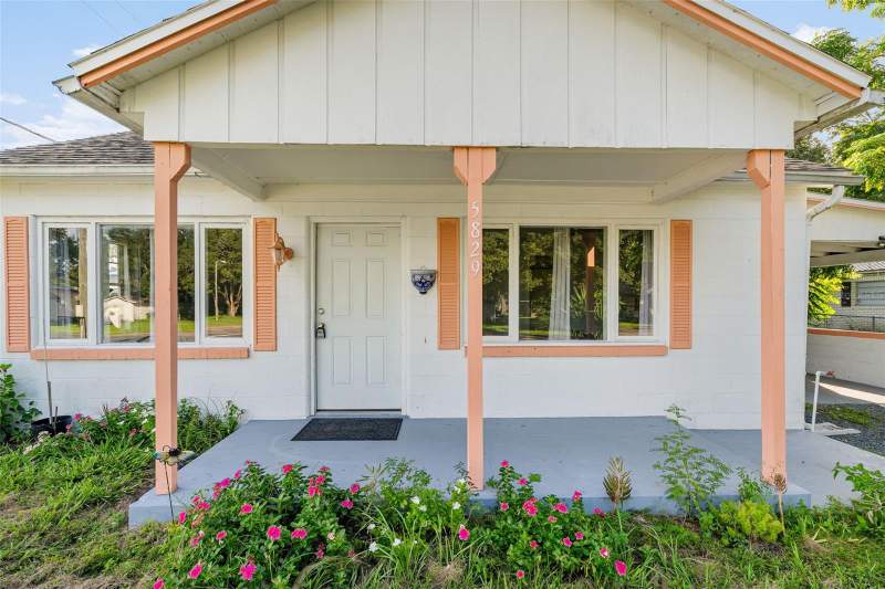 3 bedroom Single Family Residence at 5829 12th Street, City Of Zephyrhills, Zephyrhills — photo 2