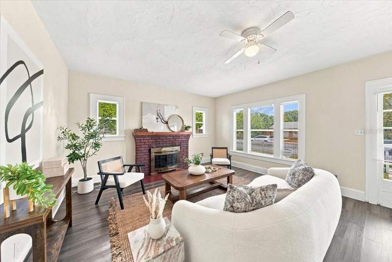 4 bedroom Single Family Residence at 4026 4th Avenue, Halls Central Ave 3, St Petersburg — photo 3