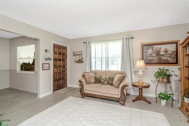 3 bedroom Single Family Residence at 12212 Floral Lane, Jefferson Heights Unit 2, Thonotosassa — photo 5
