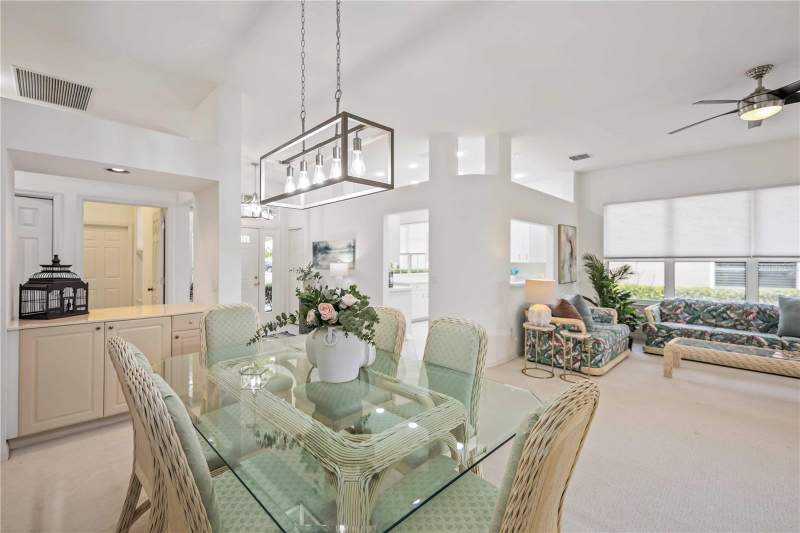 2 bedroom Single Family Residence at 547 Fallbrook Drive, Venice Golf & Country Club Uni, Venice — photo 3