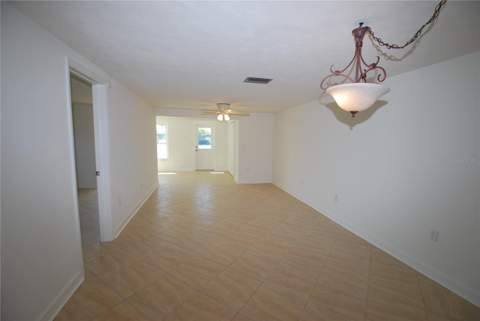 4136 Stratford Drive, New Port Richey FL - photo 9 of 24