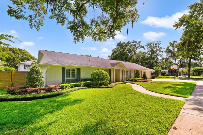 4 bedroom Single Family Residence at 1615 KING ARTHUR CIRCLE, KINGS ROW, MAITLAND — photo 2