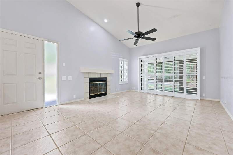 3 bedroom Townhouse at 4039 NW 23rd Circle, Wood Creek Village, Gainesville — photo 5