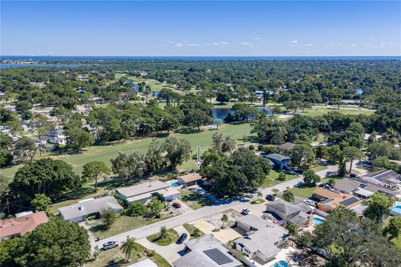 3 bedroom Single Family Residence at 4260 Narvarez Way, Lakewood Estates Tracts 10-11, St Petersburg — photo 3