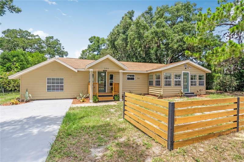3 bedroom Single Family Residence at 305 S Rossiter Street, Mount Dora Oakwood, Mount Dora — photo 3