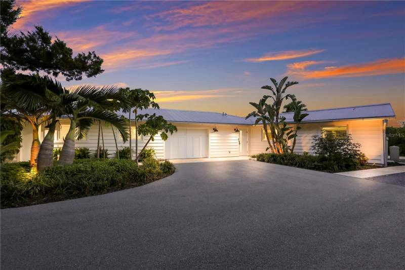 4 bedroom Single Family Residence at 6561 Bayou Hammock Road, Longboat Key, Longboat Key — photo 4