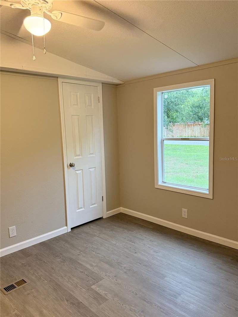 2 bedroom Manufactured Home at 9195 SE 142nd Place, Little Lake Weir, Summerfield — photo 4