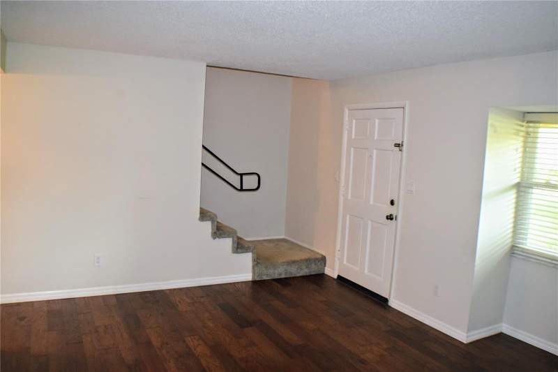 2 bedroom Condominium at 814 PARK LAKE CIRCLE #8, PARK LAKE TWNHS, MAITLAND — photo 3