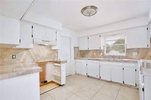 8611 El Prado Avenue, Orlando FL - photo 11 of 54