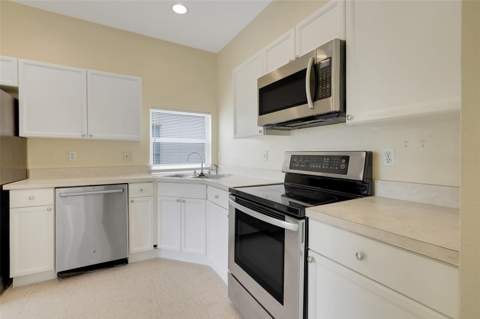 8055 King Palm Circle, Kissimmee FL - photo 6 of 50