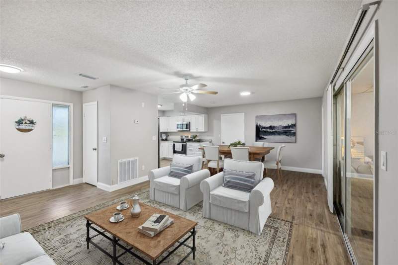 3 bedroom Single Family Residence at 3 Silver Court, Silver Spgs Shores Un 43, Ocala — photo 4