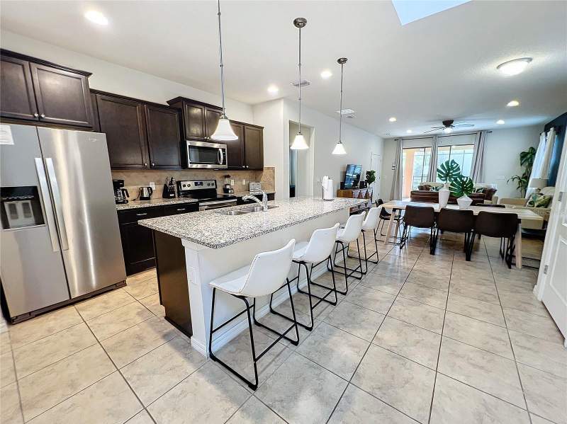 6 bedroom Single Family Residence at 1921 Nice Court, Windsor At Westside Ph 2A, Kissimmee — photo 5